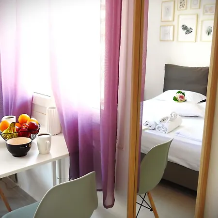 Konstantinos' Lejlighed *